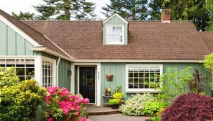 Top 25 House and Roof Color Combinations (With Pictures)
